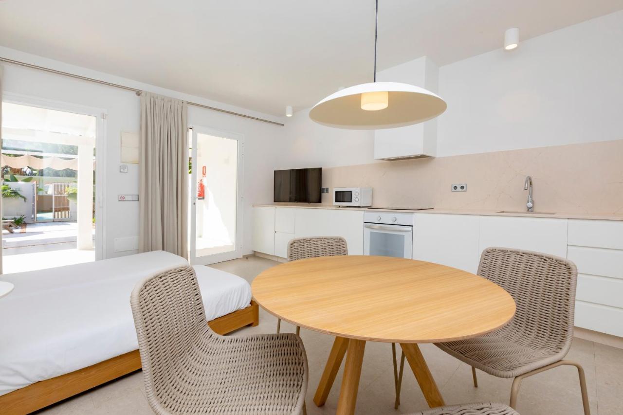 Ses Eufabietes Apartments & Restaurant Playa Migjorn Kültér fotó