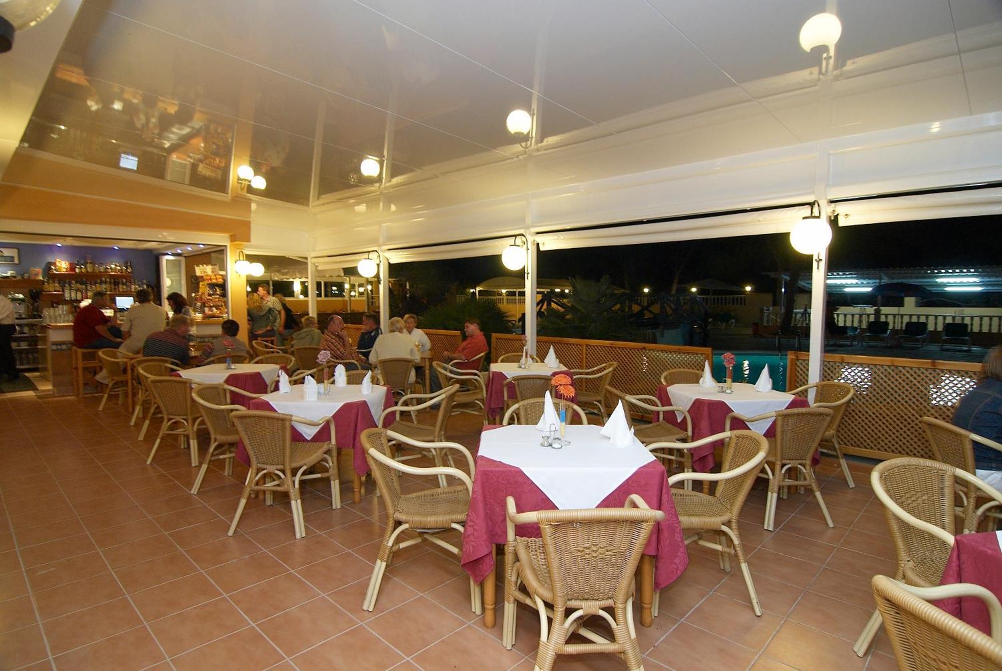 Ses Eufabietes Apartments & Restaurant Playa Migjorn Kültér fotó