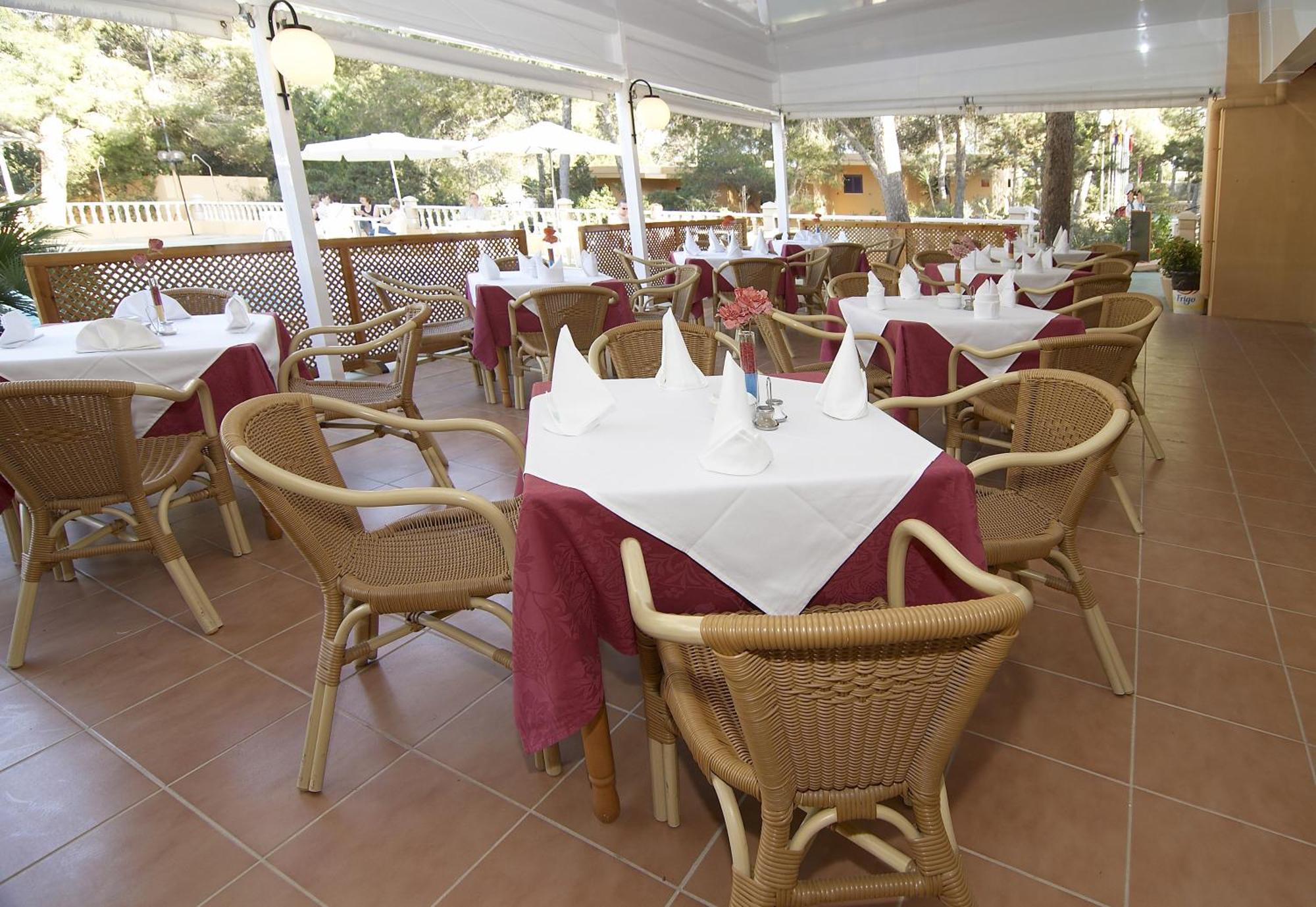 Ses Eufabietes Apartments & Restaurant Playa Migjorn Kültér fotó