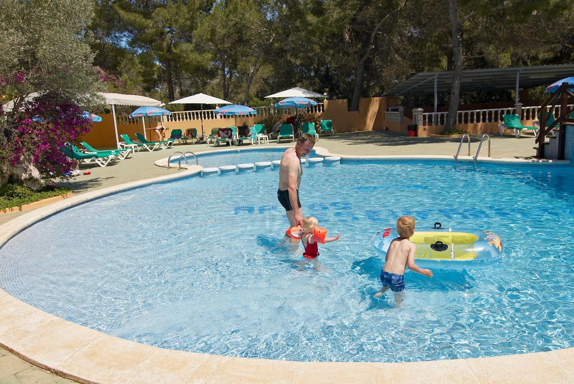 Ses Eufabietes Apartments & Restaurant Playa Migjorn Kültér fotó