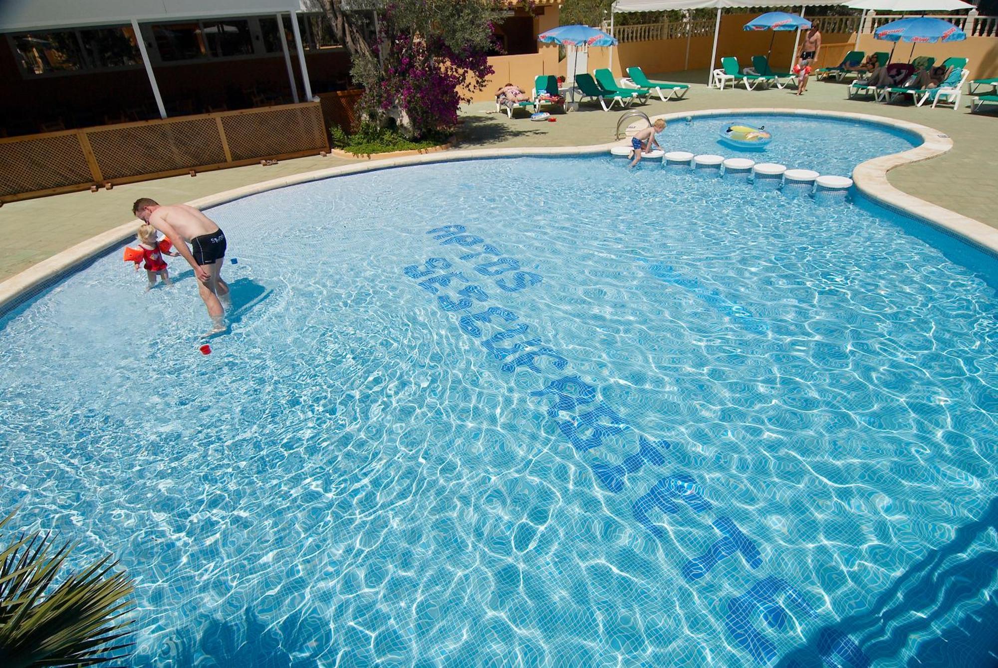 Ses Eufabietes Apartments & Restaurant Playa Migjorn Kültér fotó