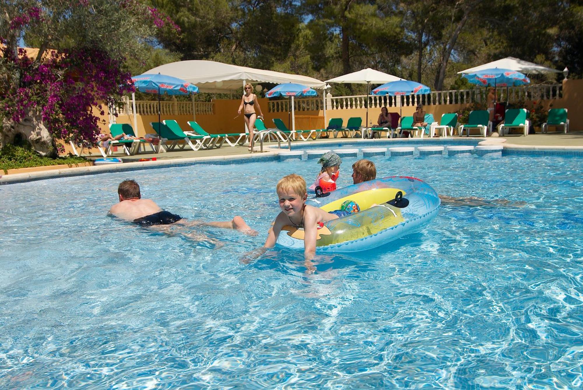Ses Eufabietes Apartments & Restaurant Playa Migjorn Kültér fotó