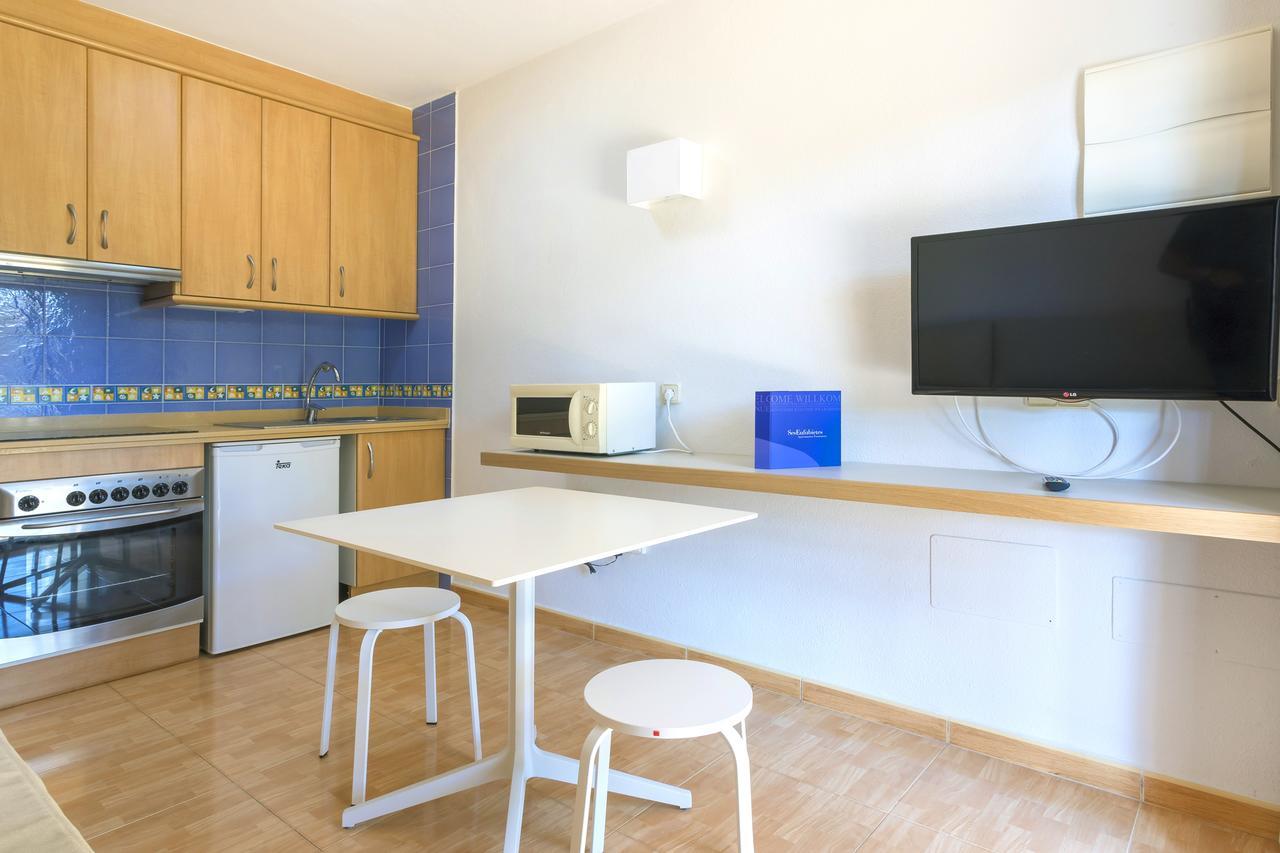 Ses Eufabietes Apartments & Restaurant Playa Migjorn Kültér fotó