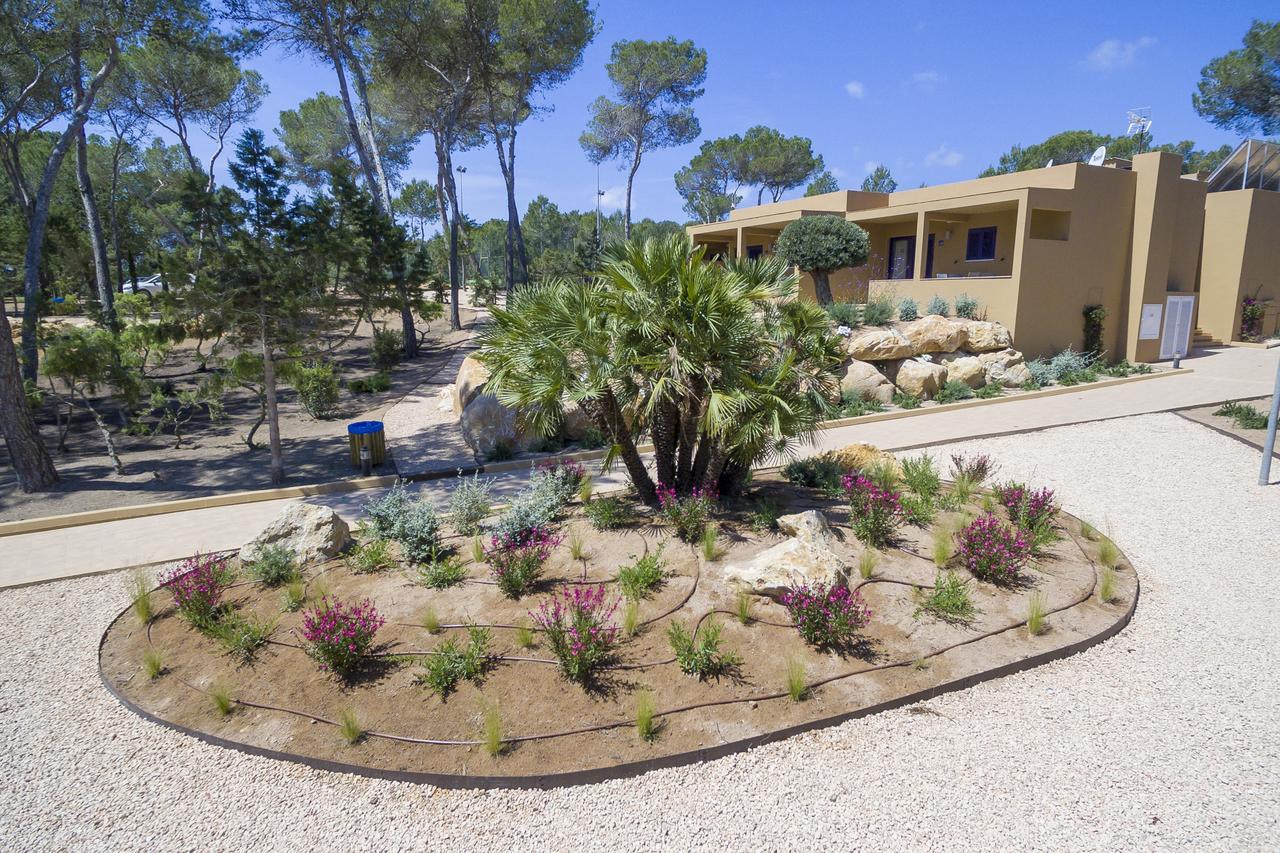 Ses Eufabietes Apartments & Restaurant Playa Migjorn Kültér fotó